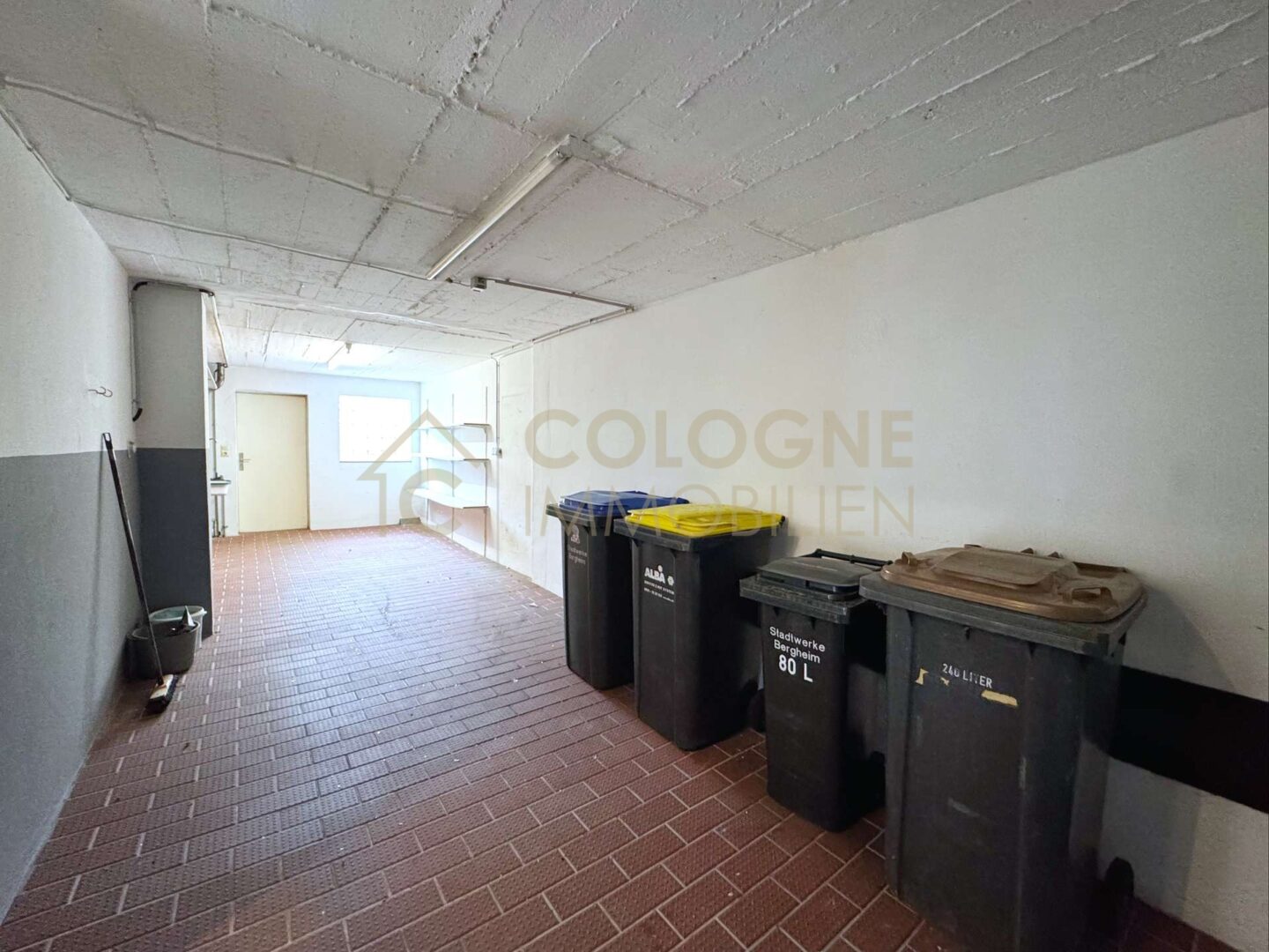 Große Garage beheizt