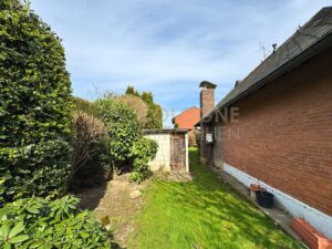 Seitengang zum hinteren Garten