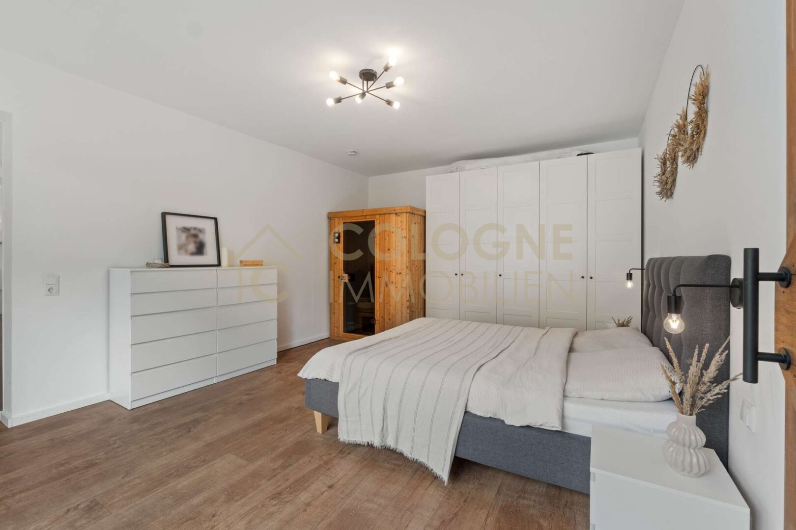 Elternschlafzimmer mit eigener Sauna