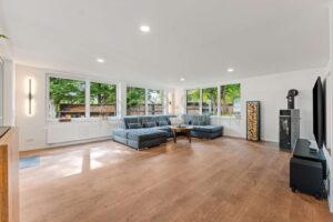 Wohnzimmer mit Terassenzugang