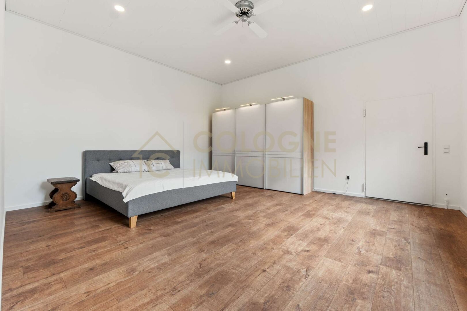 großes Schlafzimmer