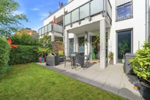 Garten mit Terrasse