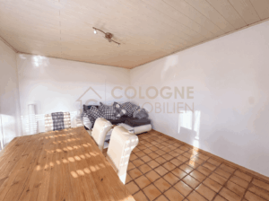 UG: Wohn- und Esszimmer Einliegerwohnung