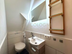WC im Spitzdach