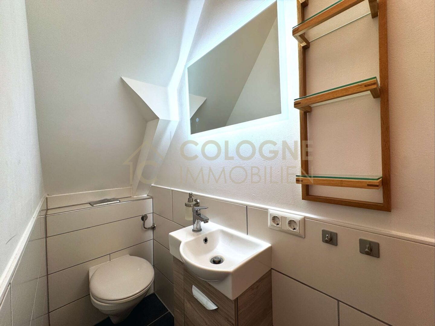 WC im Spitzdach