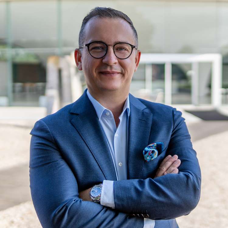 Herr Alexander Motyl