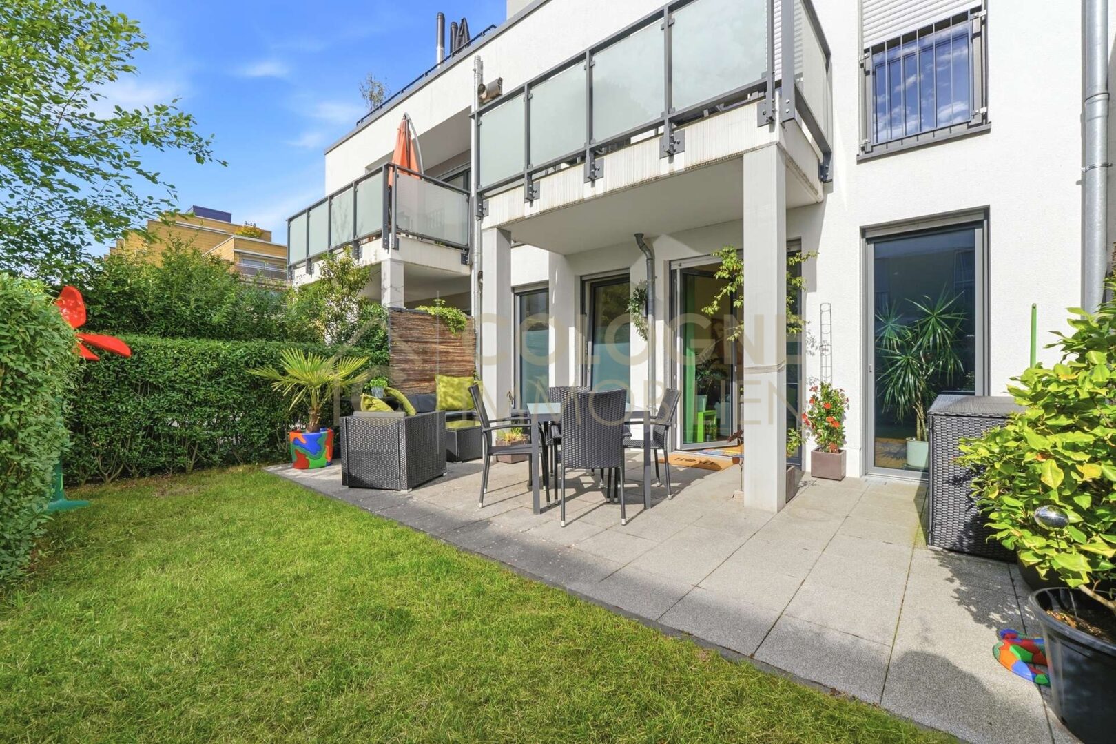 Garten mit Terrasse